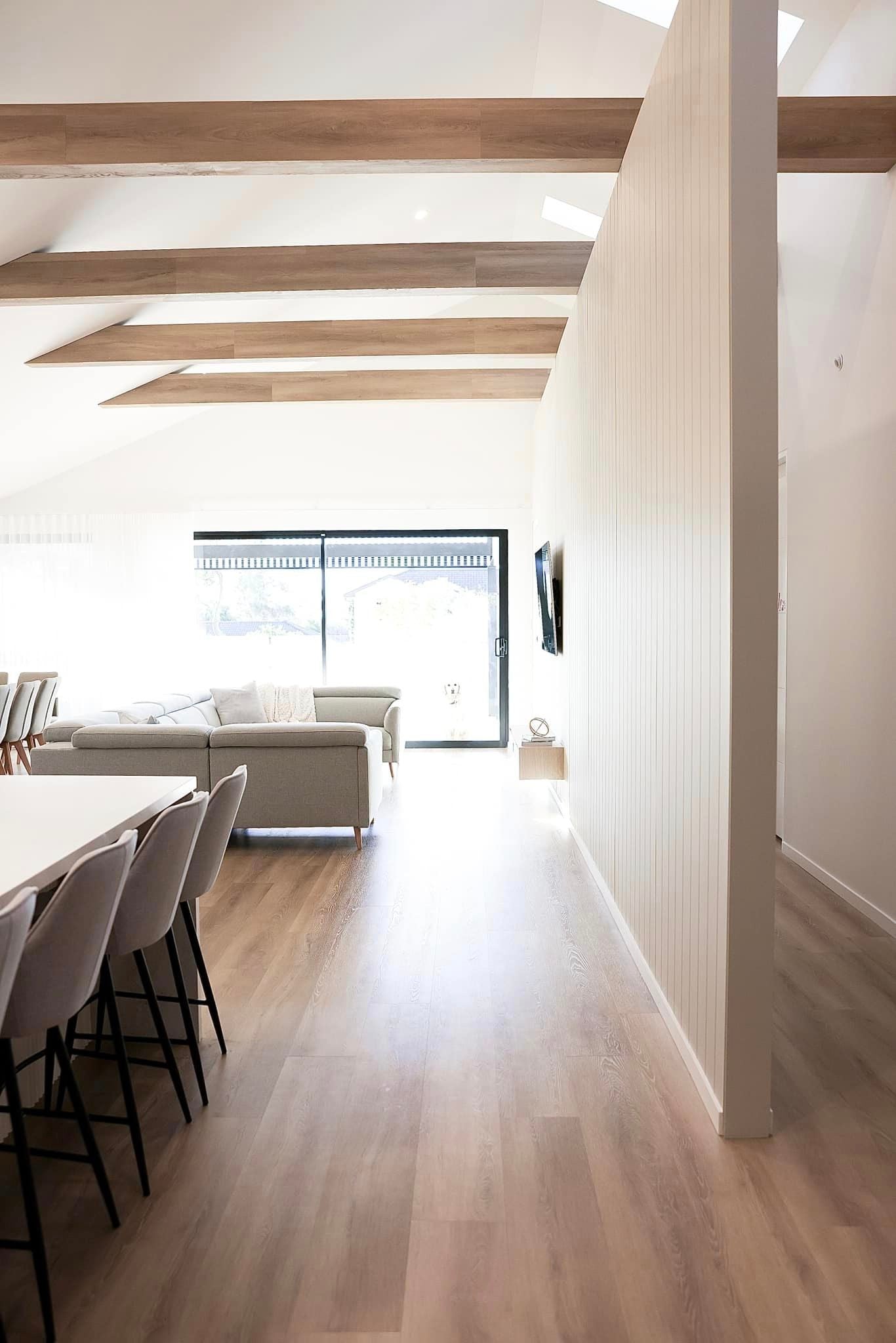 Hedgerow Oak 9.7mm Hybrid Flooring