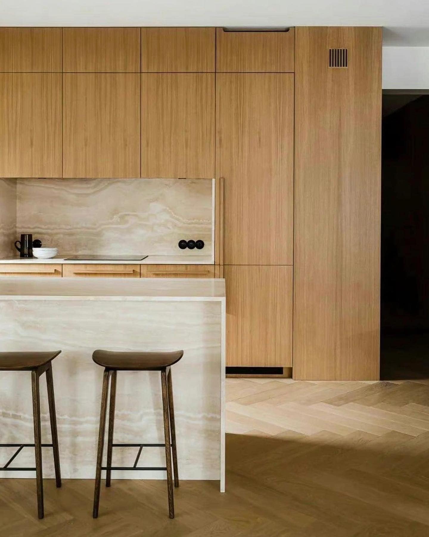 Kebilli 14mm Herringbone Flooring