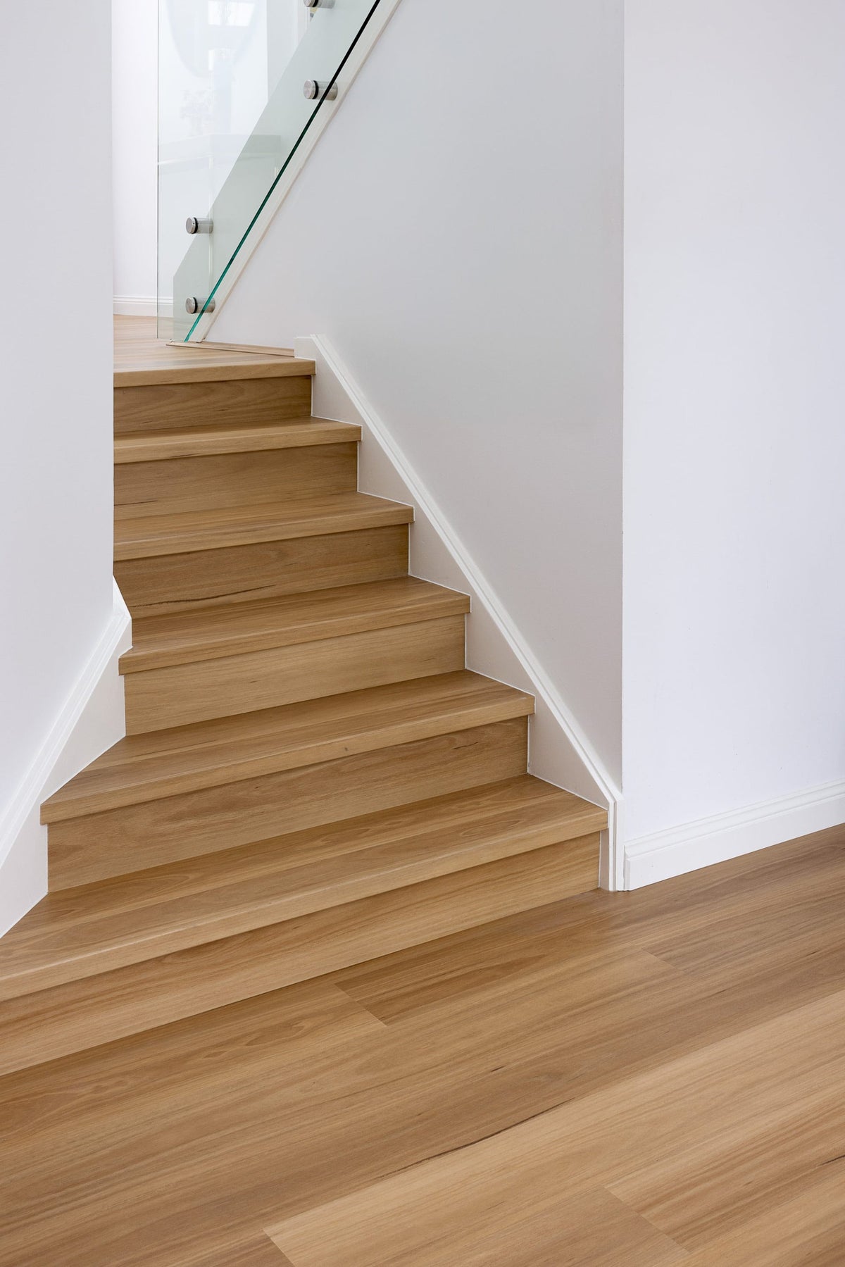 Blackbutt 12mm Hybrid Flooring