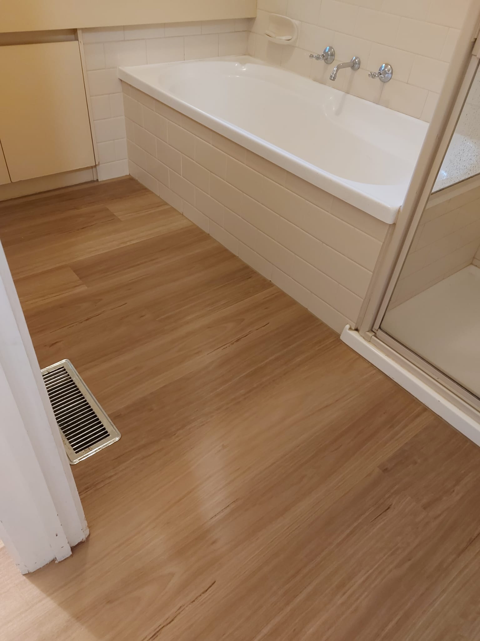 5G Blackbutt 7mm Hybrid Flooring