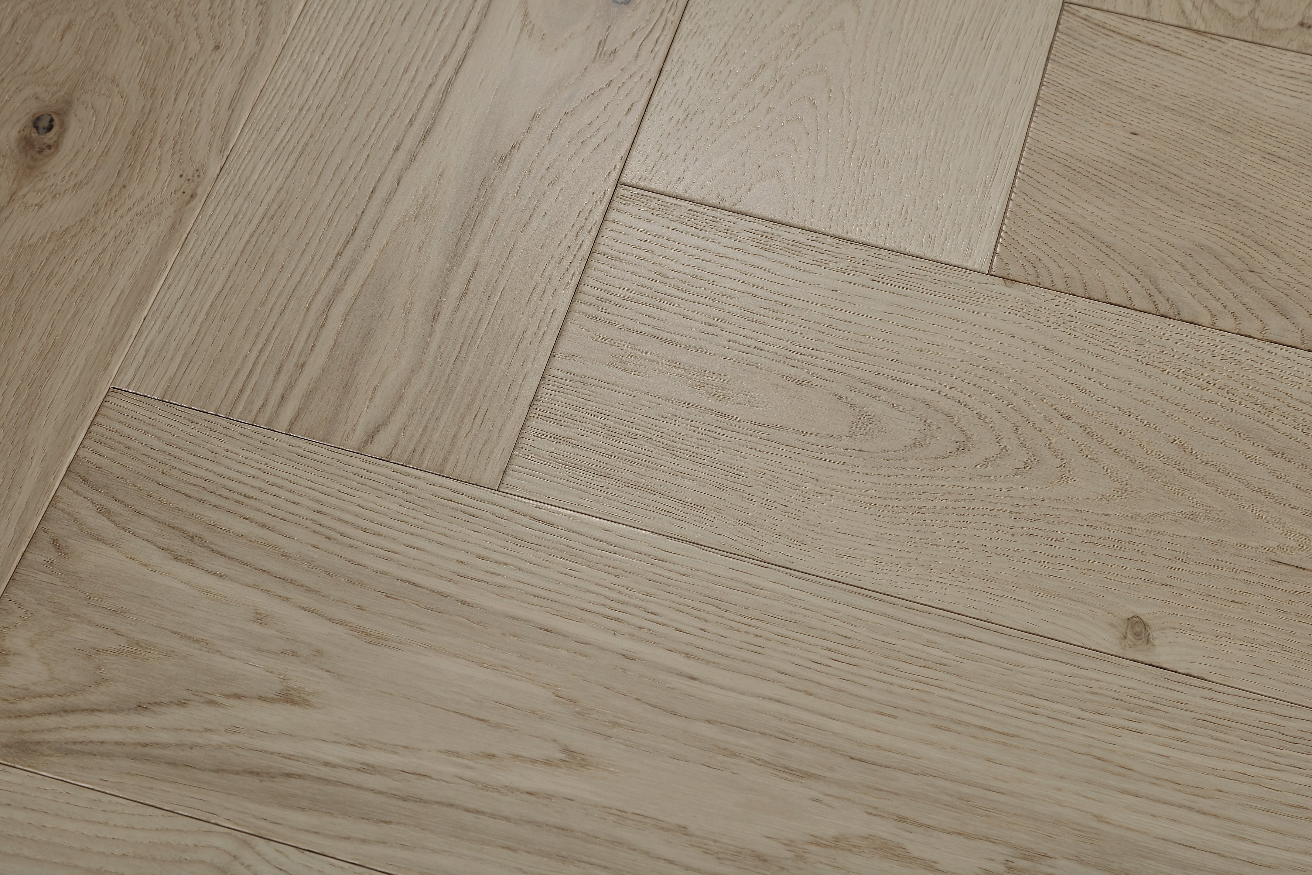 Nyalla Oak 15mm Herringbone Flooring