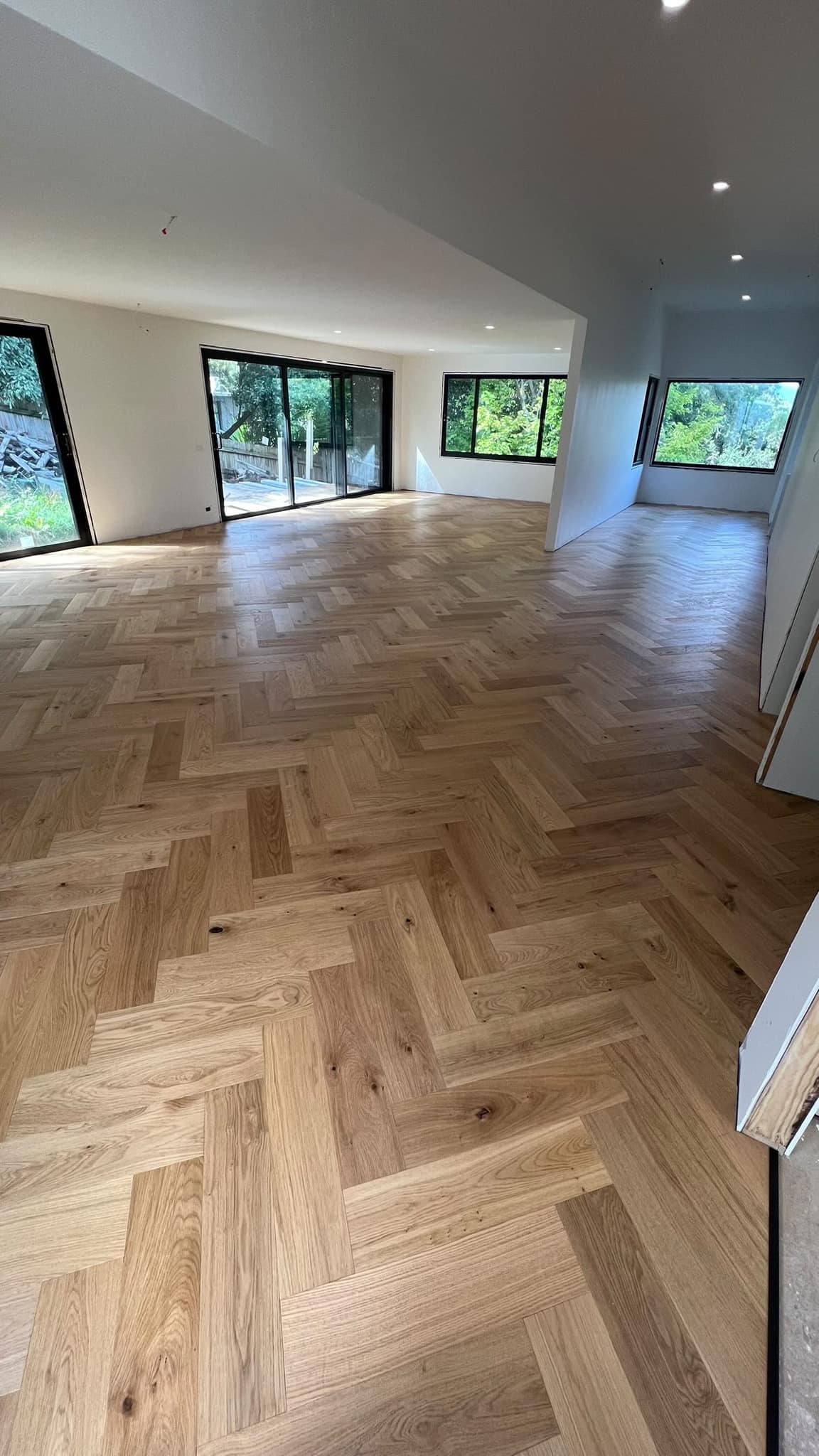Parkvale Oak 14mm Herringbone Flooring