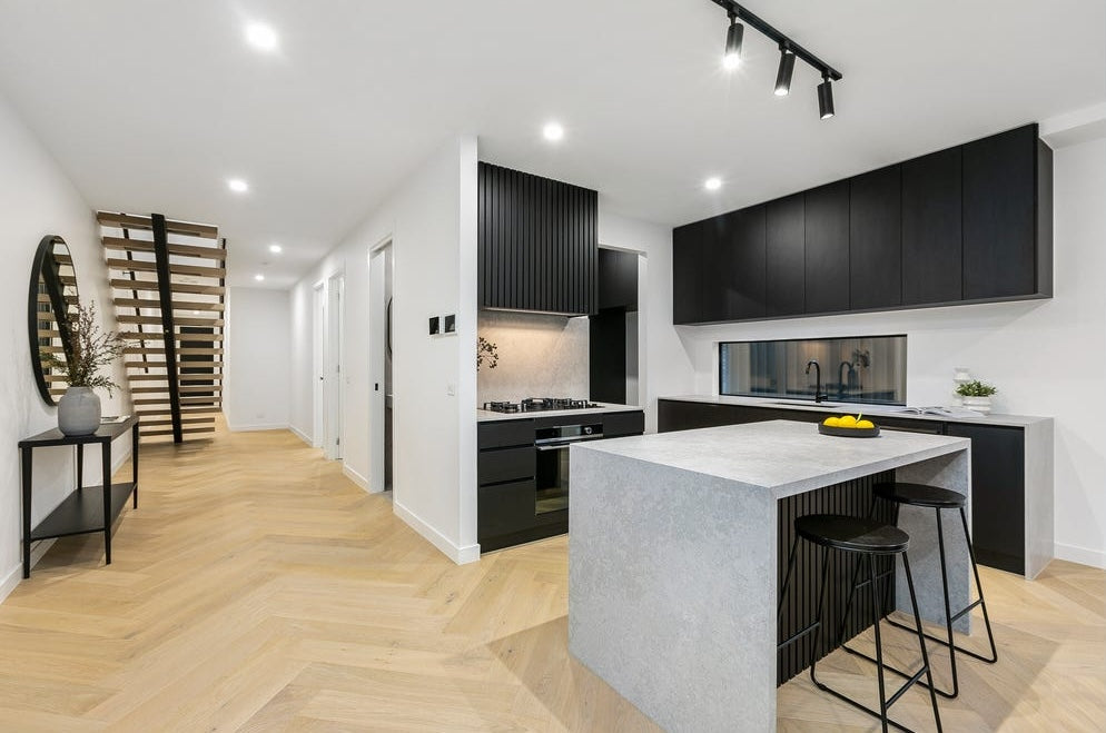 Saltern Oak 14mm Herringbone Flooring