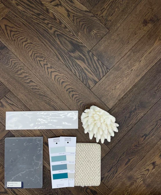 Carob Oak 14mm Herringbone Flooring