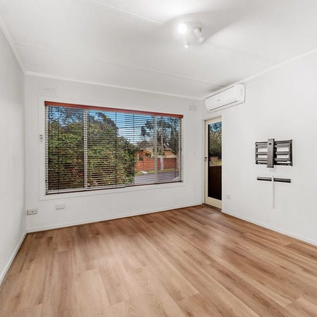 Vikesa Oak 9.7mm Hybrid Flooring