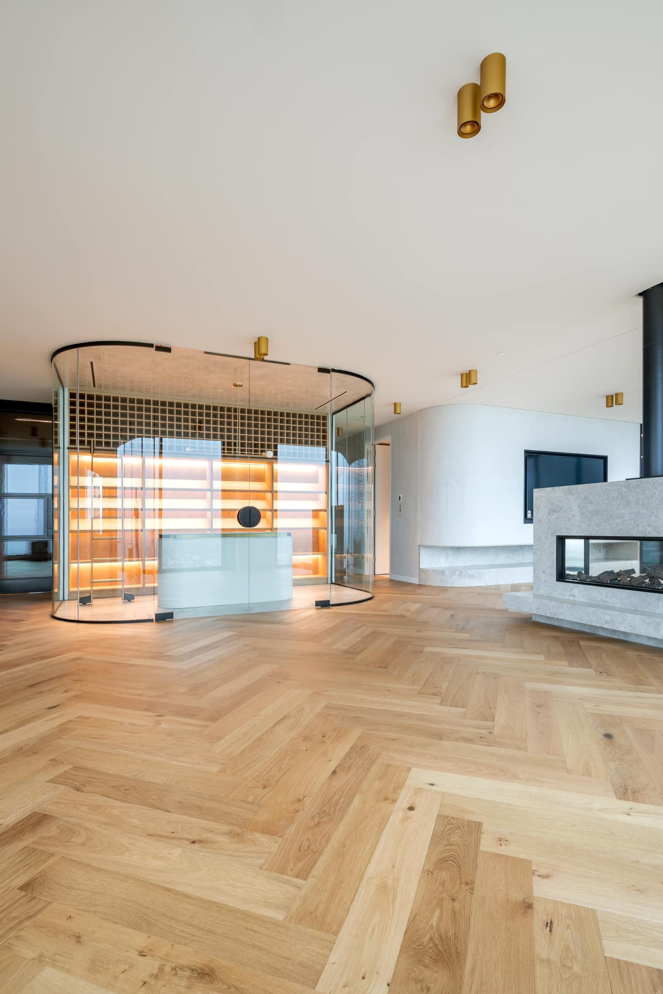 Parkvale Oak 14mm Herringbone Flooring