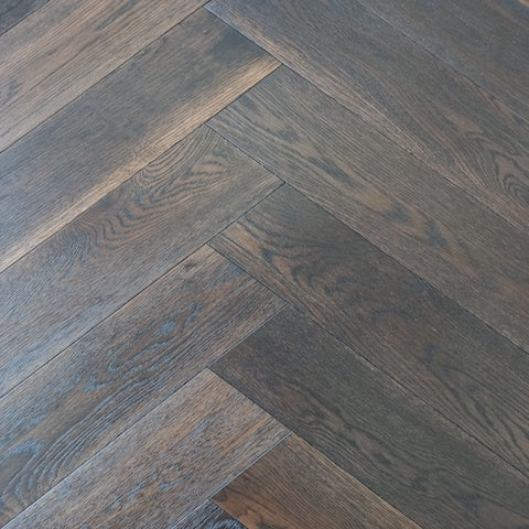 Carob Oak 14mm Herringbone Flooring